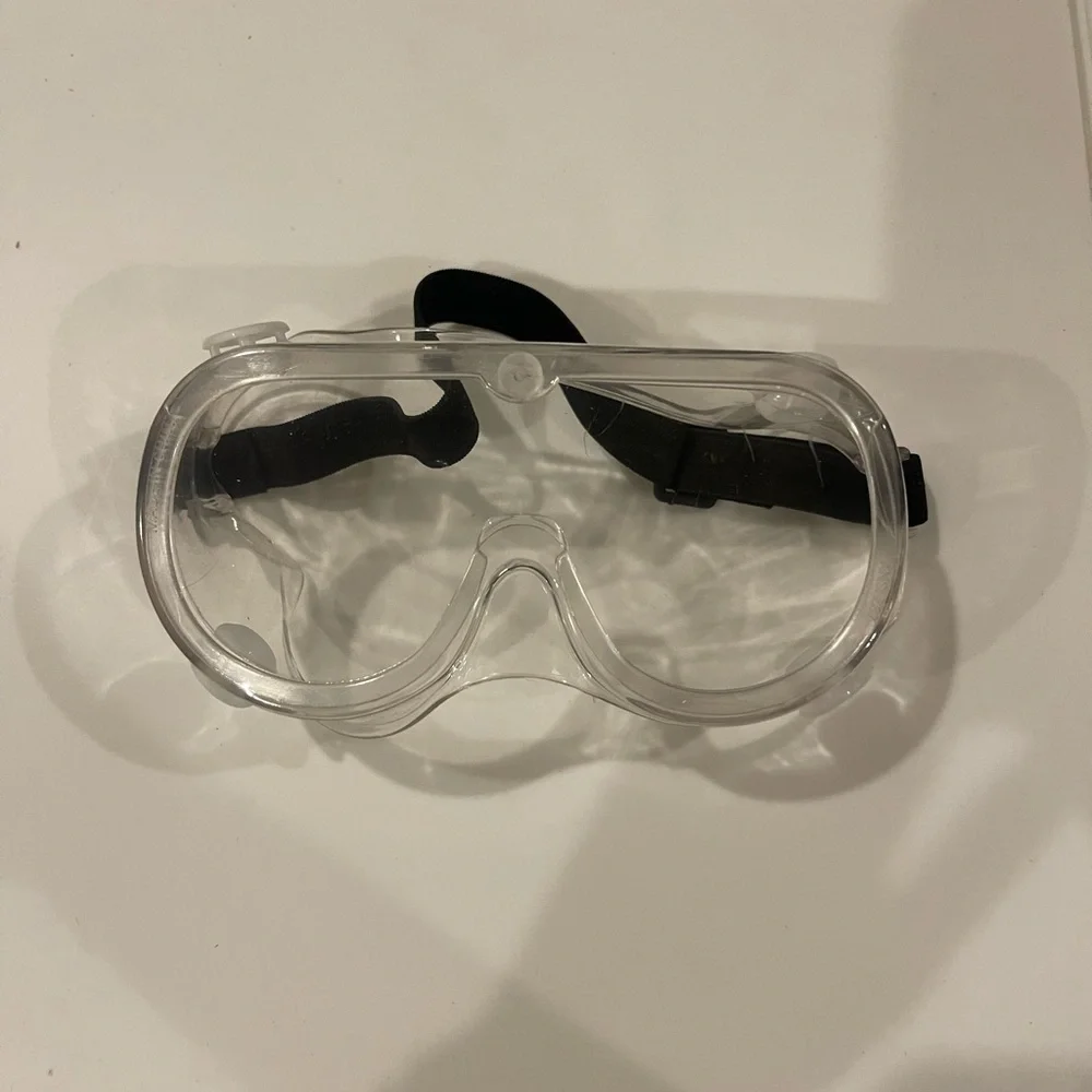 Protective goggles / lab goggles